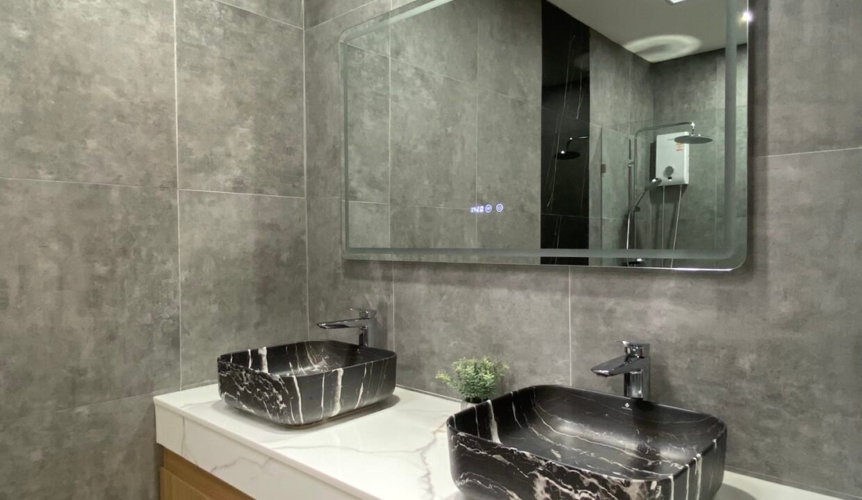 C528D39A-90FA-4B5F-AAA5-3AACB08782B2_0