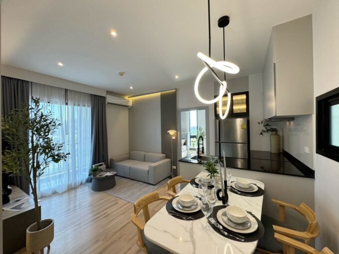 THE BASE UPTOWN CONDOMINIUM – Newly Renovated 2-Bed Gem!