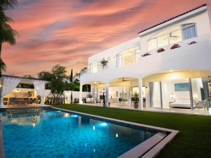 Luxury 4-Bedroom Pool Villa in Rawai, Phuket