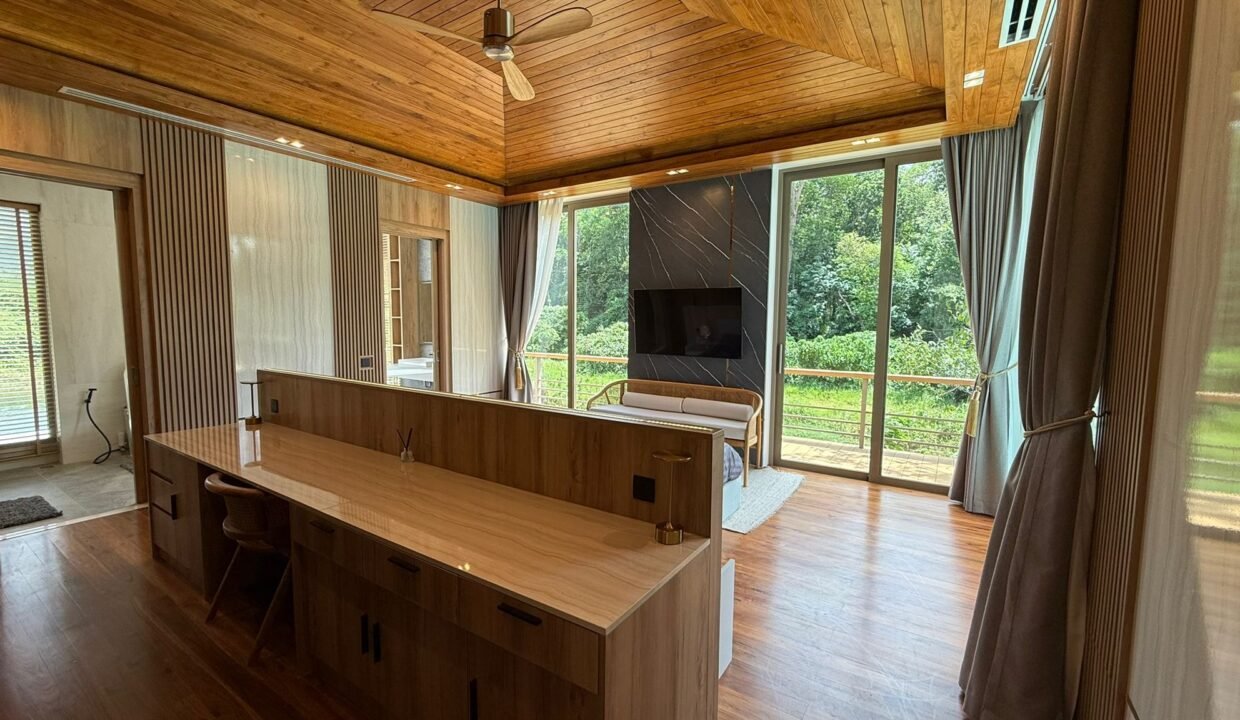 27. master bedroom 1