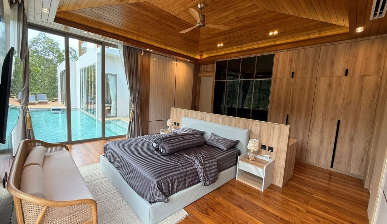 28. master bedroom 2