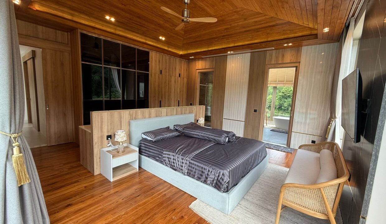 29. master bedroom 3