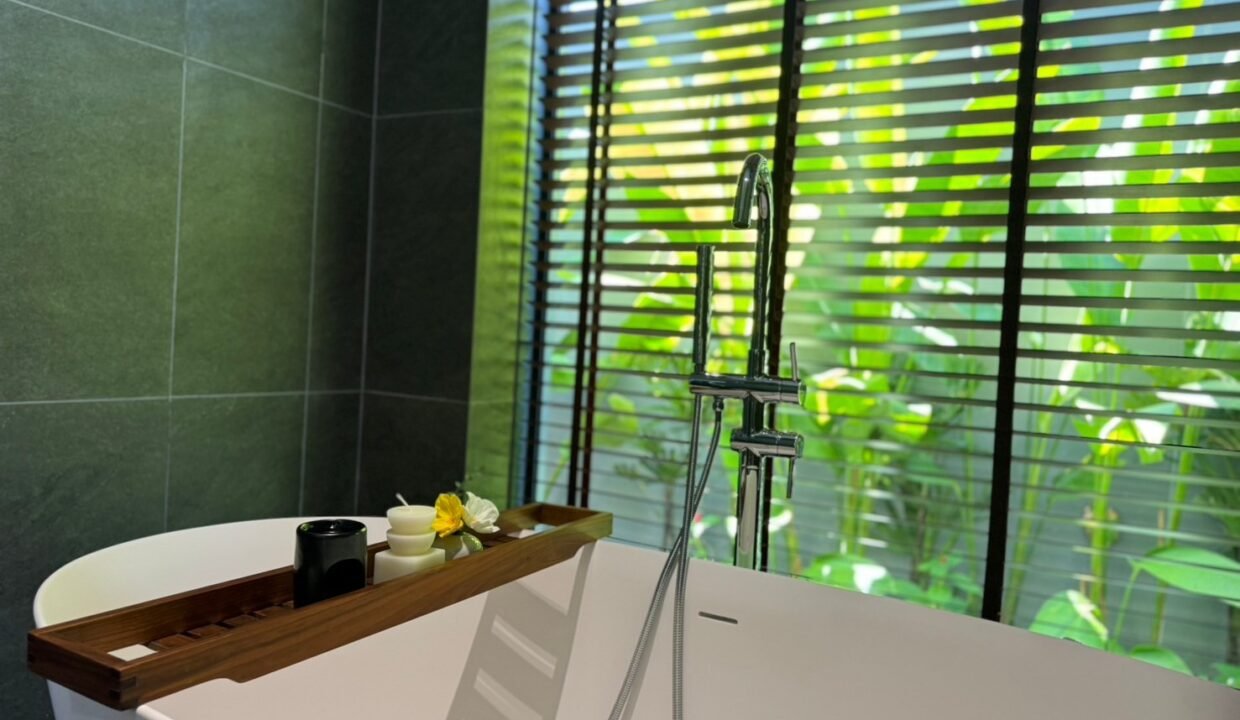 612B28FE-6640-4558-99EE-033AC2730F7F