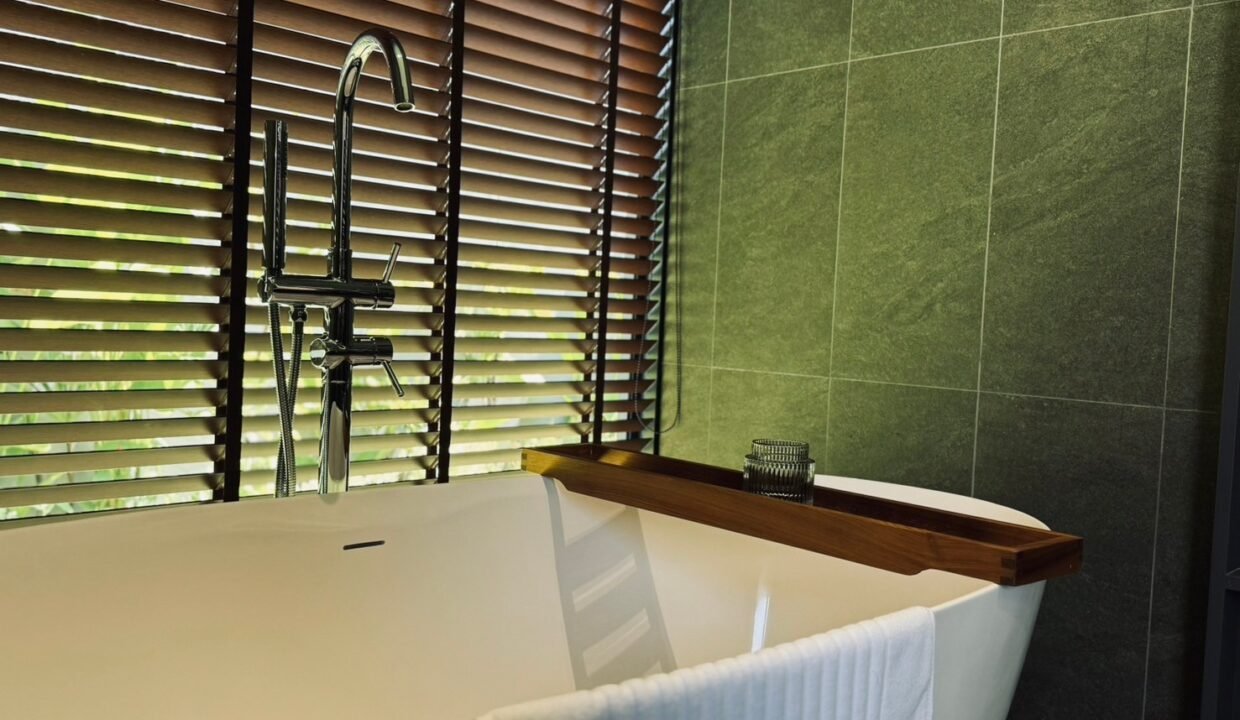 B367EB3C-EC1B-4808-85BA-34812A58D880