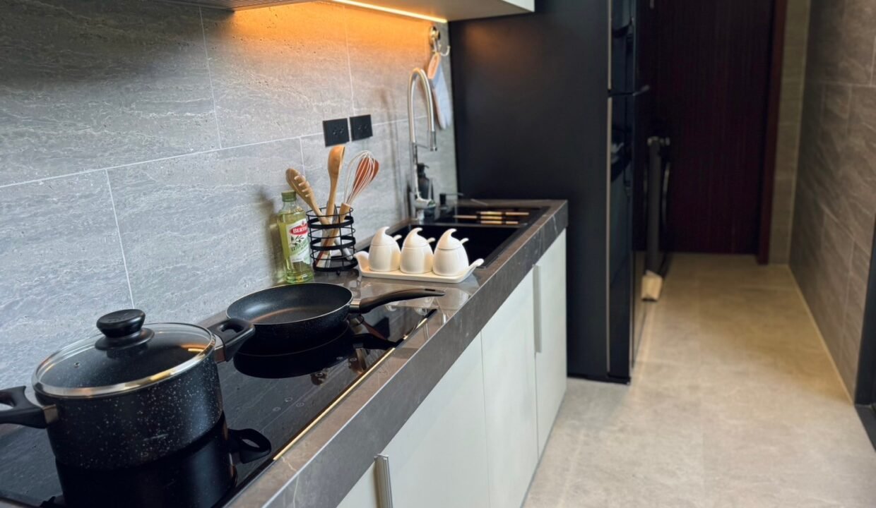 DAC040AF-1AFF-4C56-9F62-84E5202DBF52