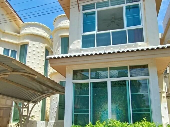 Stunning 3-Bedroom Villa with Private Pool – Long Term Rental