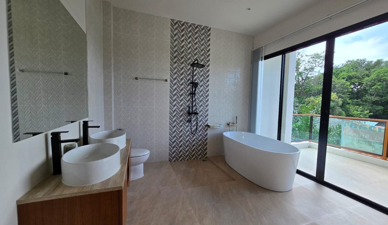 WhatsApp Image 2025-10-04 at 1.48.33 PM (1)