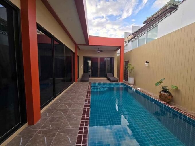 Stylish Pool Villa for Rent in the Heart of Rawai