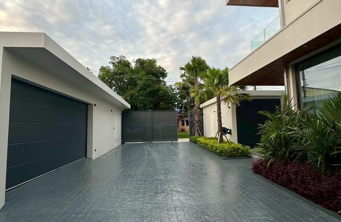 WhatsApp Image 2025-11-11 at 3.45.58 PM